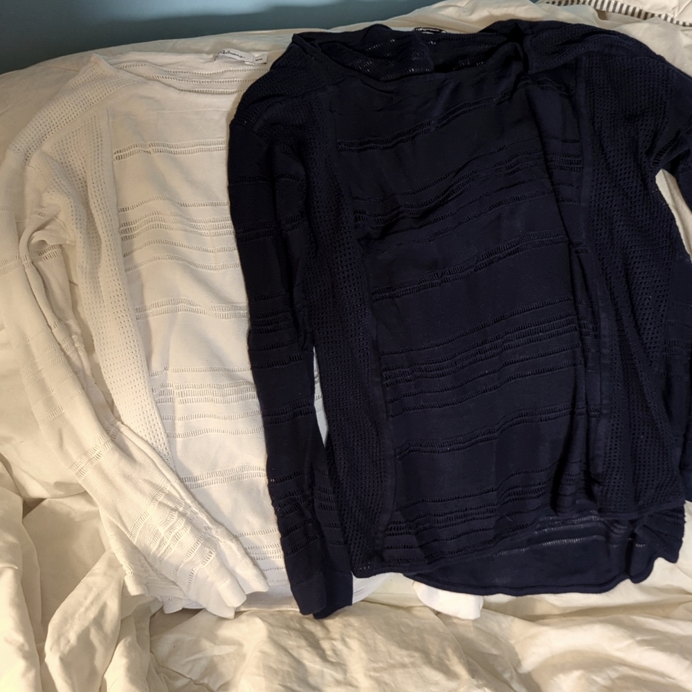 2 Reitmans long sleeve lightweight sweaters size medium